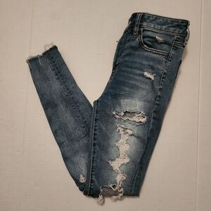 American Eagle Women's Distressed Dark Wash Skinny Jeans Size 2